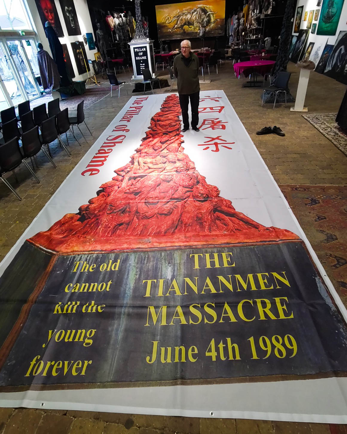 Jens_Photo_Pillar_of_Shame Banner 900x330cm 10 kg
